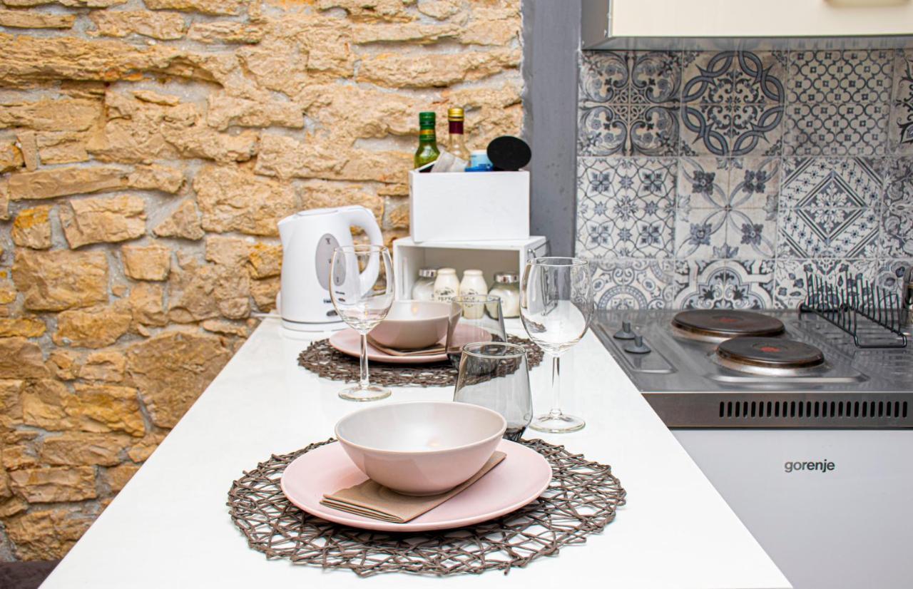 Nina Colosseum Apartment Pula Exterior photo
