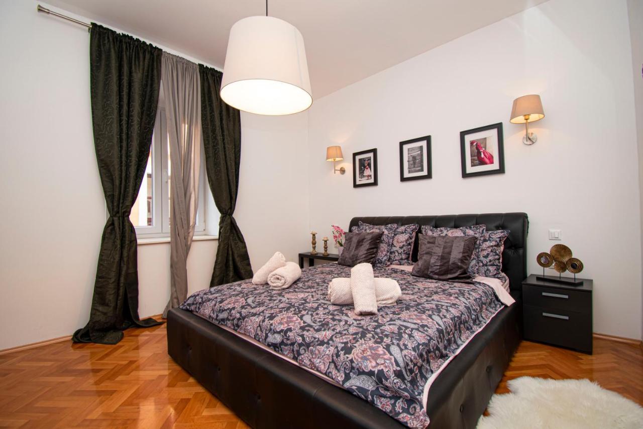 Nina Colosseum Apartment Pula Exterior photo