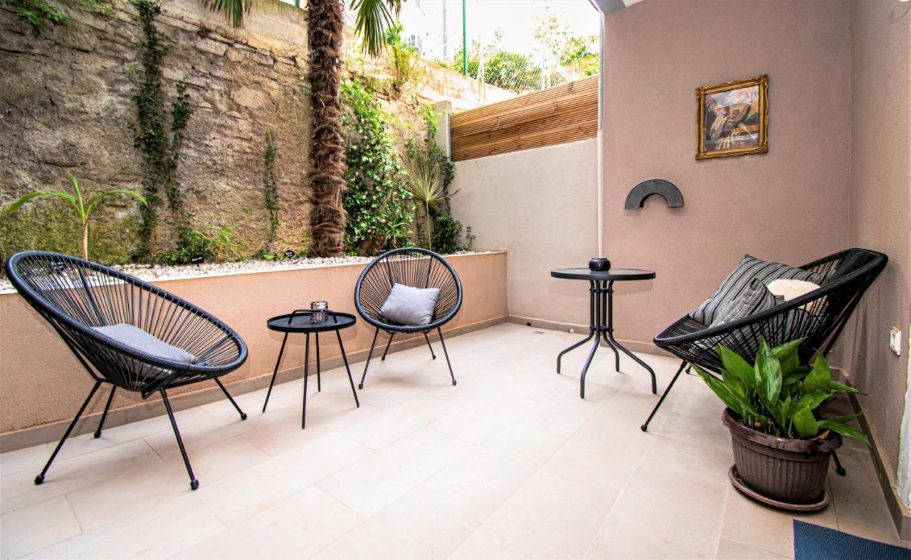 Nina Colosseum Apartment Pula Exterior photo
